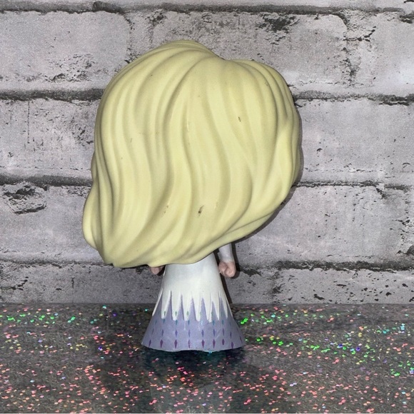 Funko POP! Frozen II ELSA #597 Vinyl Figure 2019 - Picture 5 of 10